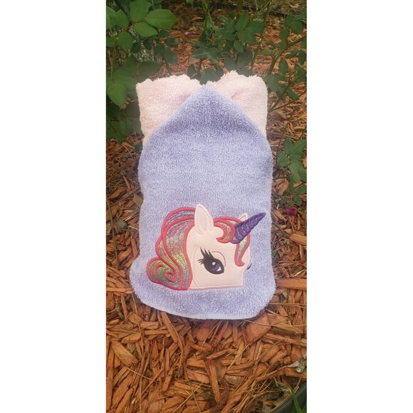 Glittery unicorn hooded towel for kids